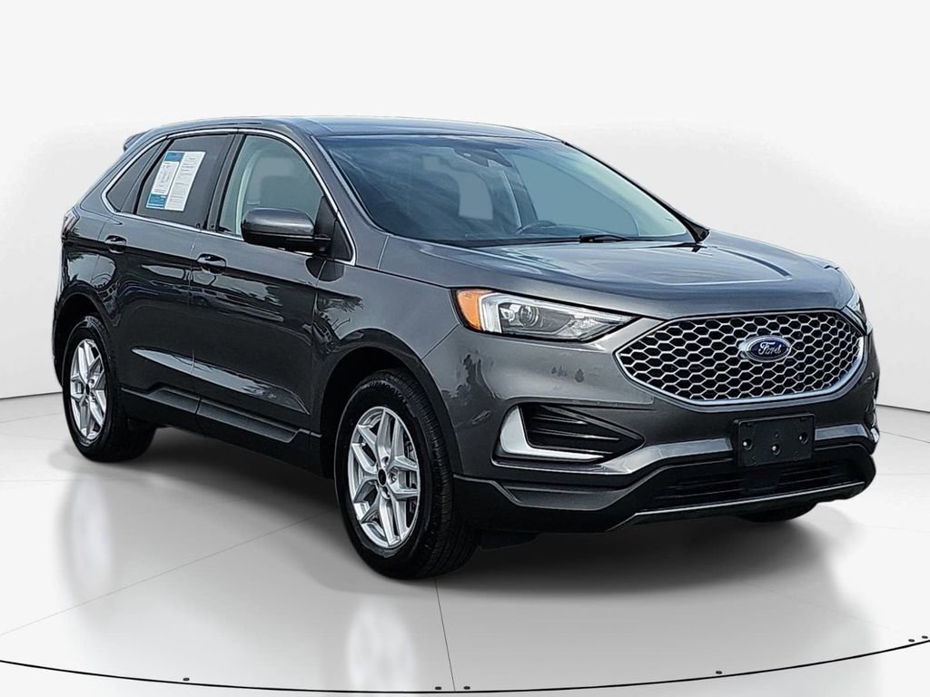 Used 2023 Ford Edge SEL image 2
