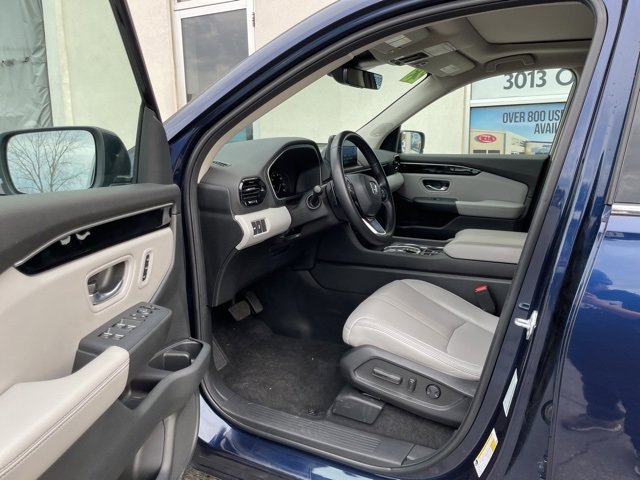 Used 2023 Honda Pilot Touring image 8