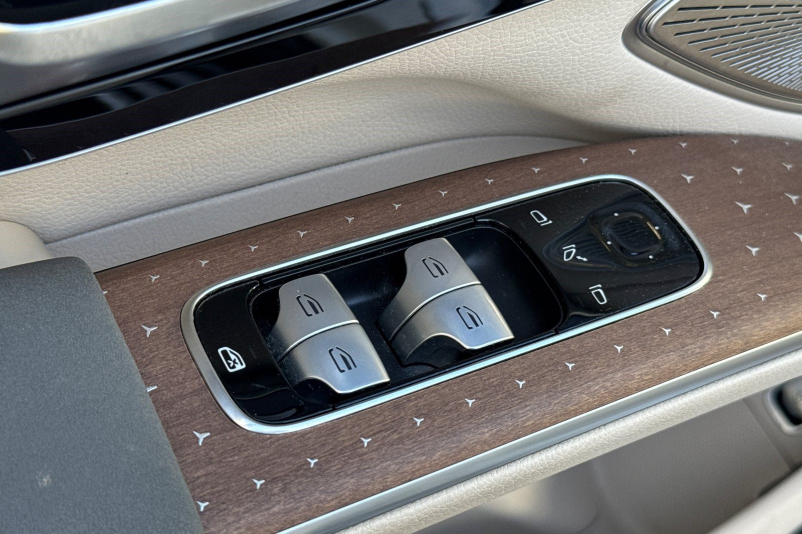 Certified 2024 Mercedes-Benz EQS 450+ SUV image 14