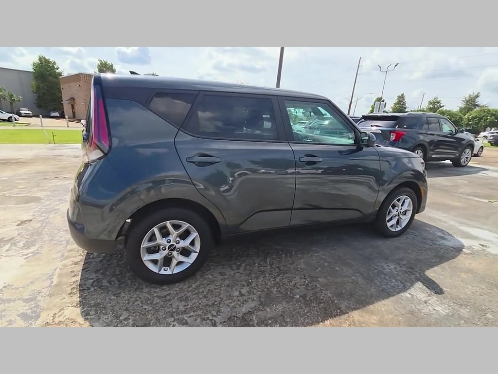Used 2025 Kia Soul LX w/ LX Technology Package FWD image 41
