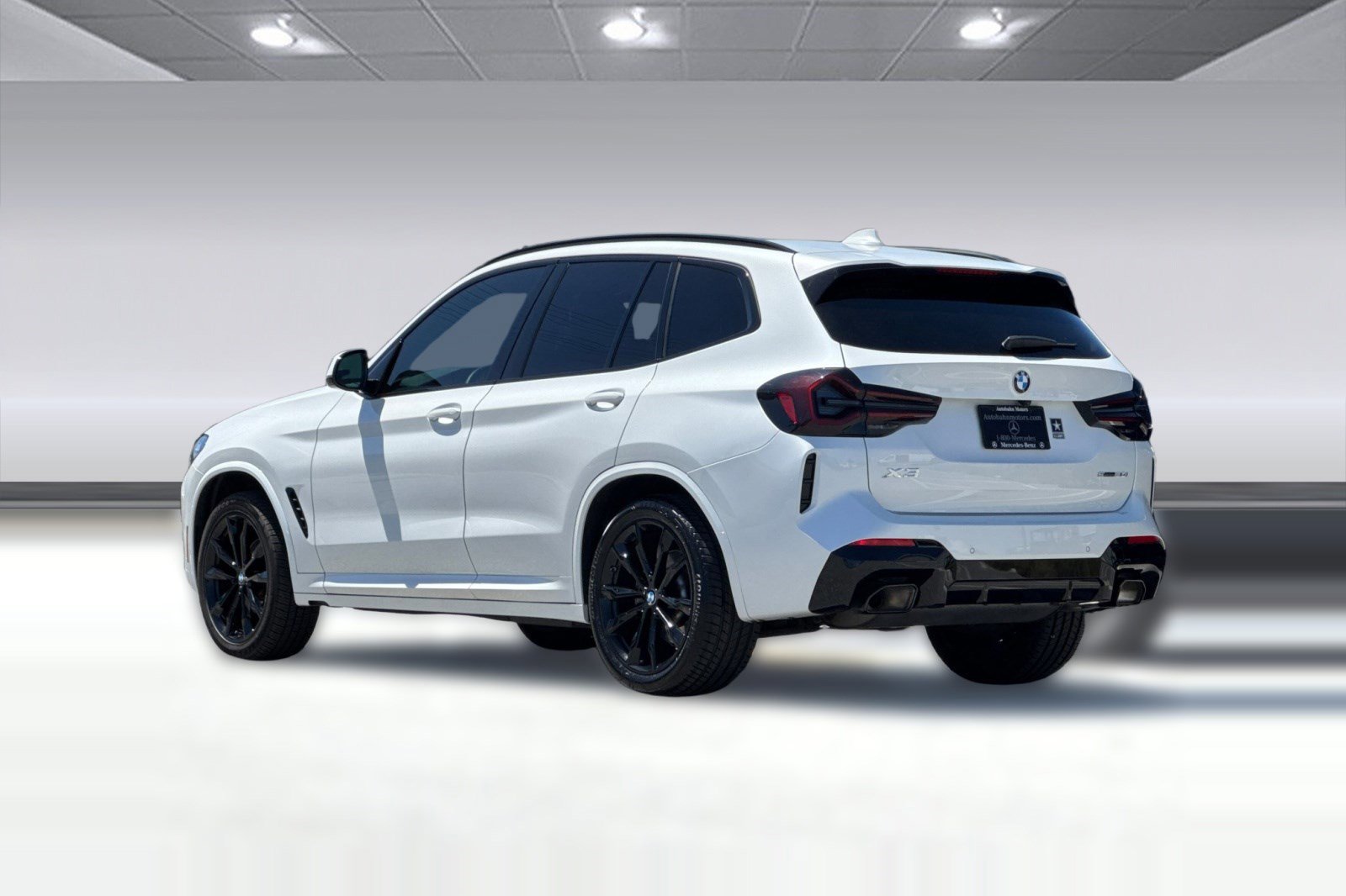 Used 2023 BMW X3 sDrive30i w/ M Sport Package RWD image 3