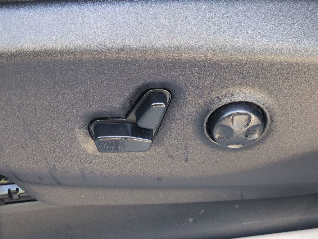 Used 2020 Chrysler Pacifica Touring image 22