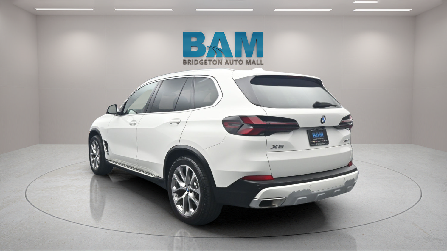Used 2026 BMW X5 xDrive40i AWD/4WD image 4