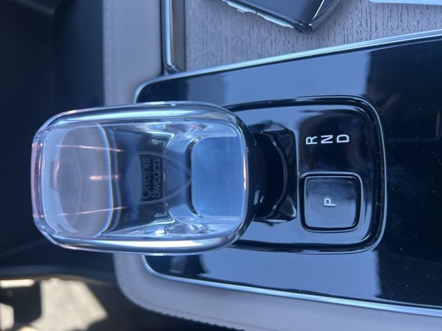 New 2026 Volvo XC90 B6 Plus w/ Protection Package Premier AWD/4WD image 18