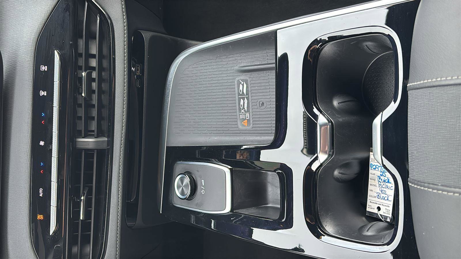 Certified 2025 Buick Enclave Preferred FWD image 35