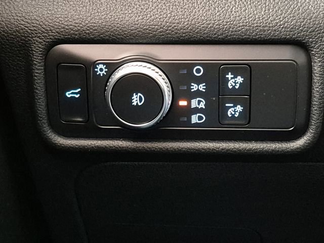Used 2020 Ford Explorer XLT w/ Equipment Group 202A AWD/4WD image 16