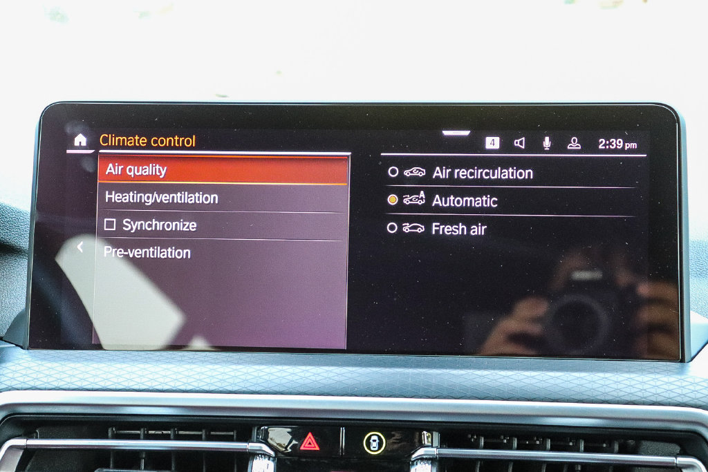 Certified 2024 BMW X4 xDrive30i w/ M Sport Package AWD/4WD image 14