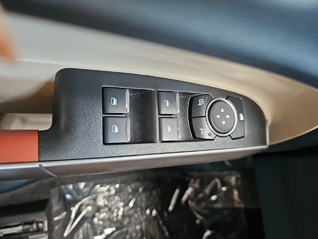 Used 2025 Ford Maverick Lariat AWD/4WD image 30