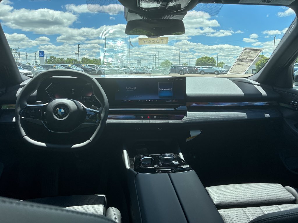 New 2027 BMW 530i xDrive w/ Premium Package AWD/4WD image 17