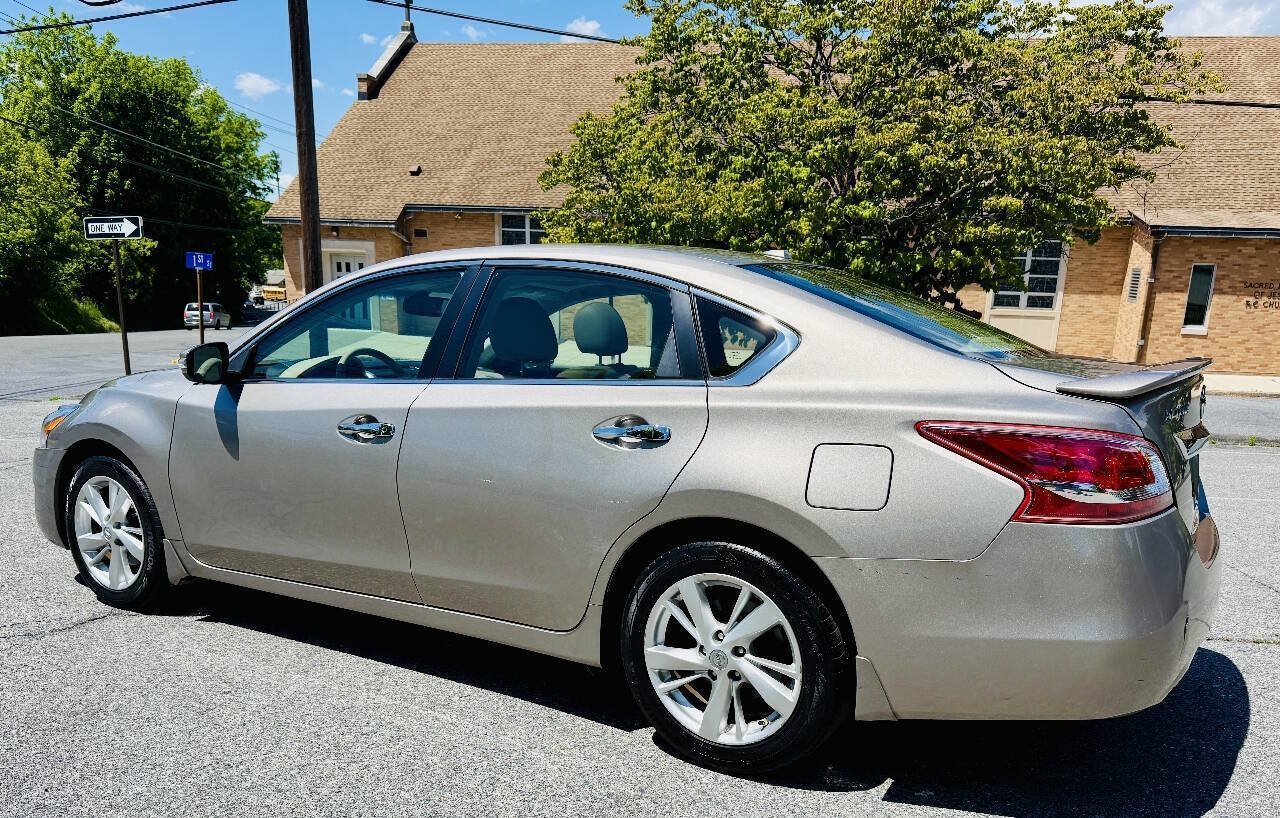 Used 2013 Nissan Altima 2.5 SL w/ Technology Pkg FWD image 7