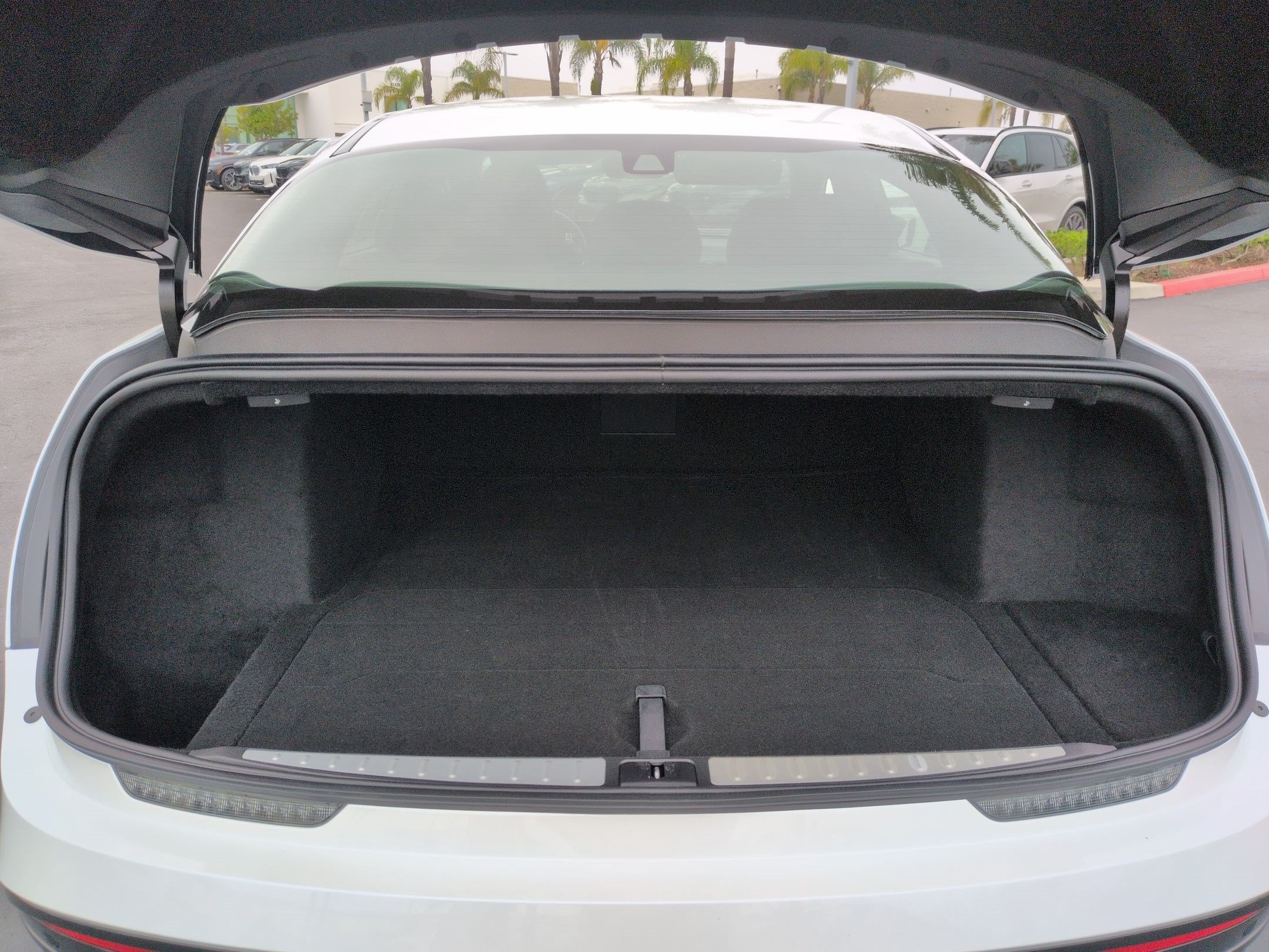 Used 2024 Lucid Air Touring AWD/4WD image 31