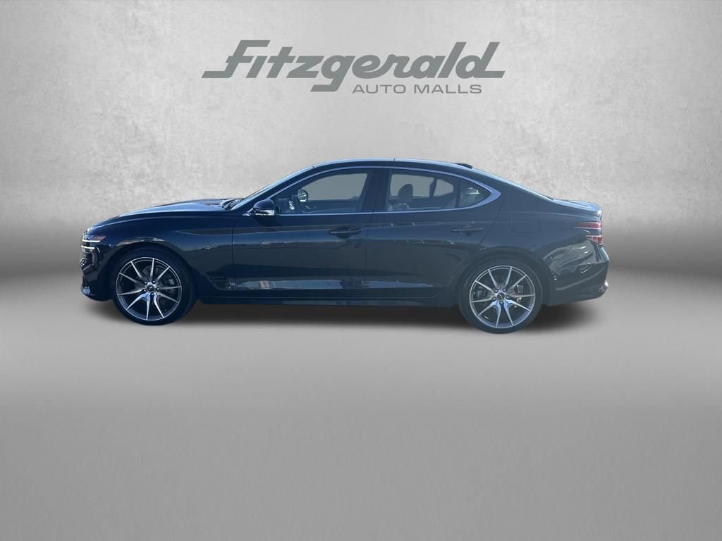 Used 2023 Genesis G70 2.0T image 4