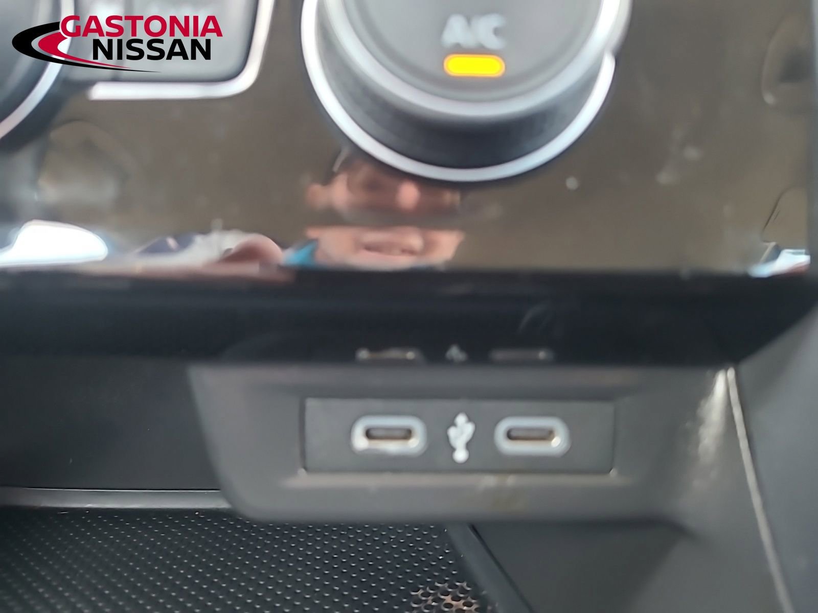 Used 2024 Volkswagen Jetta SE image 40