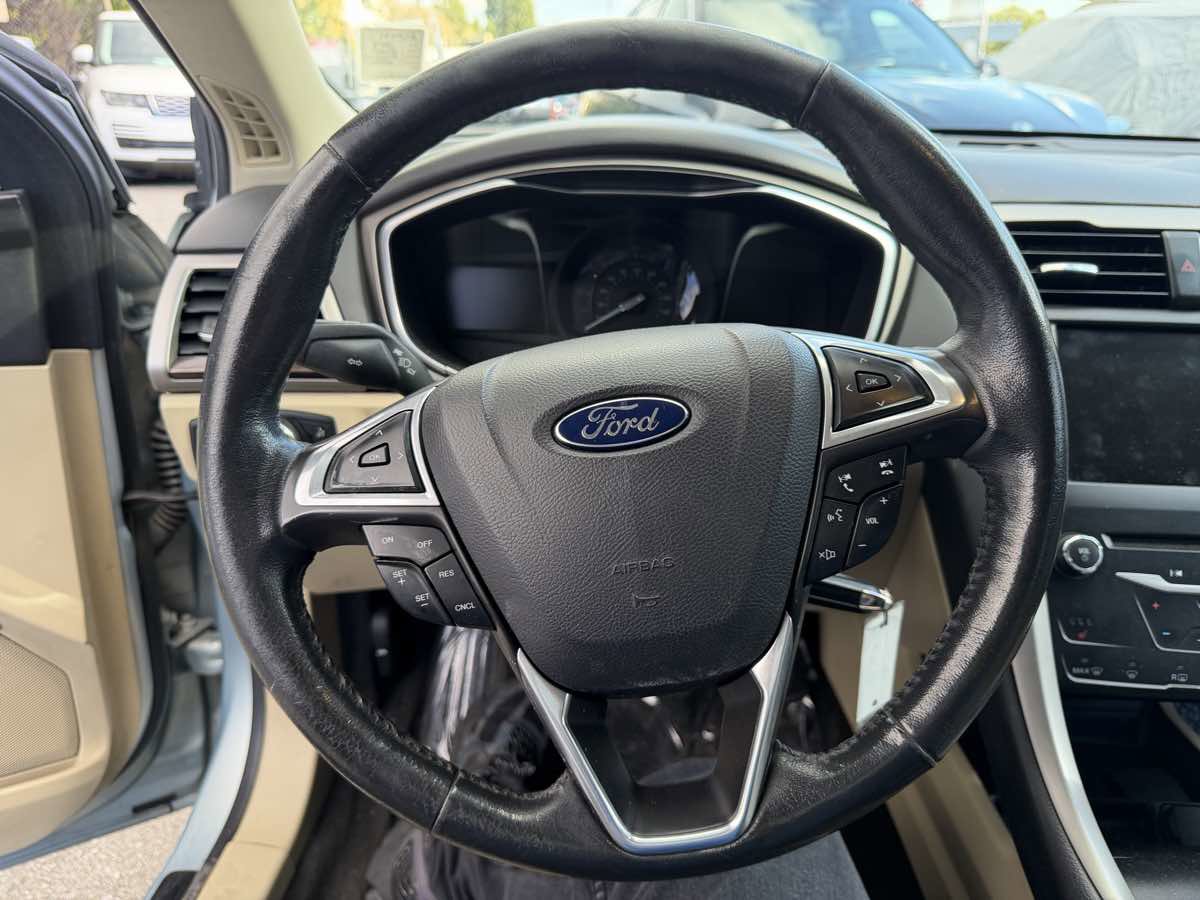 Used 2014 Ford Fusion SE w/ Equipment Group 502A image 19