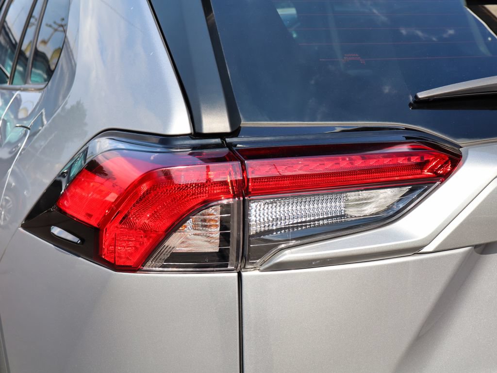 Used 2022 Toyota RAV4 XLE w/ Convenience Package AWD/4WD image 23