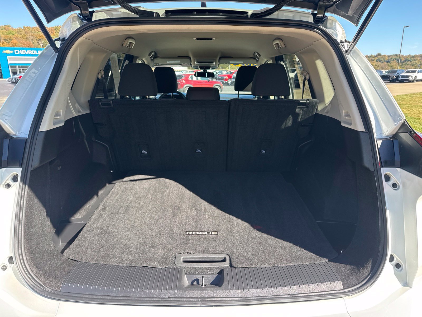 Used 2024 Nissan Rogue S AWD/4WD image 13