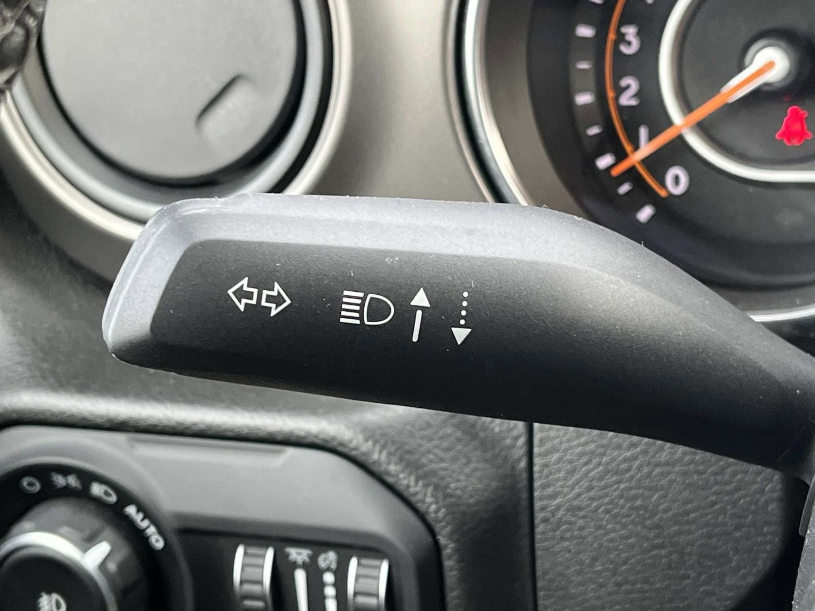 Used 2022 Jeep Wrangler Unlimited Sport image 27