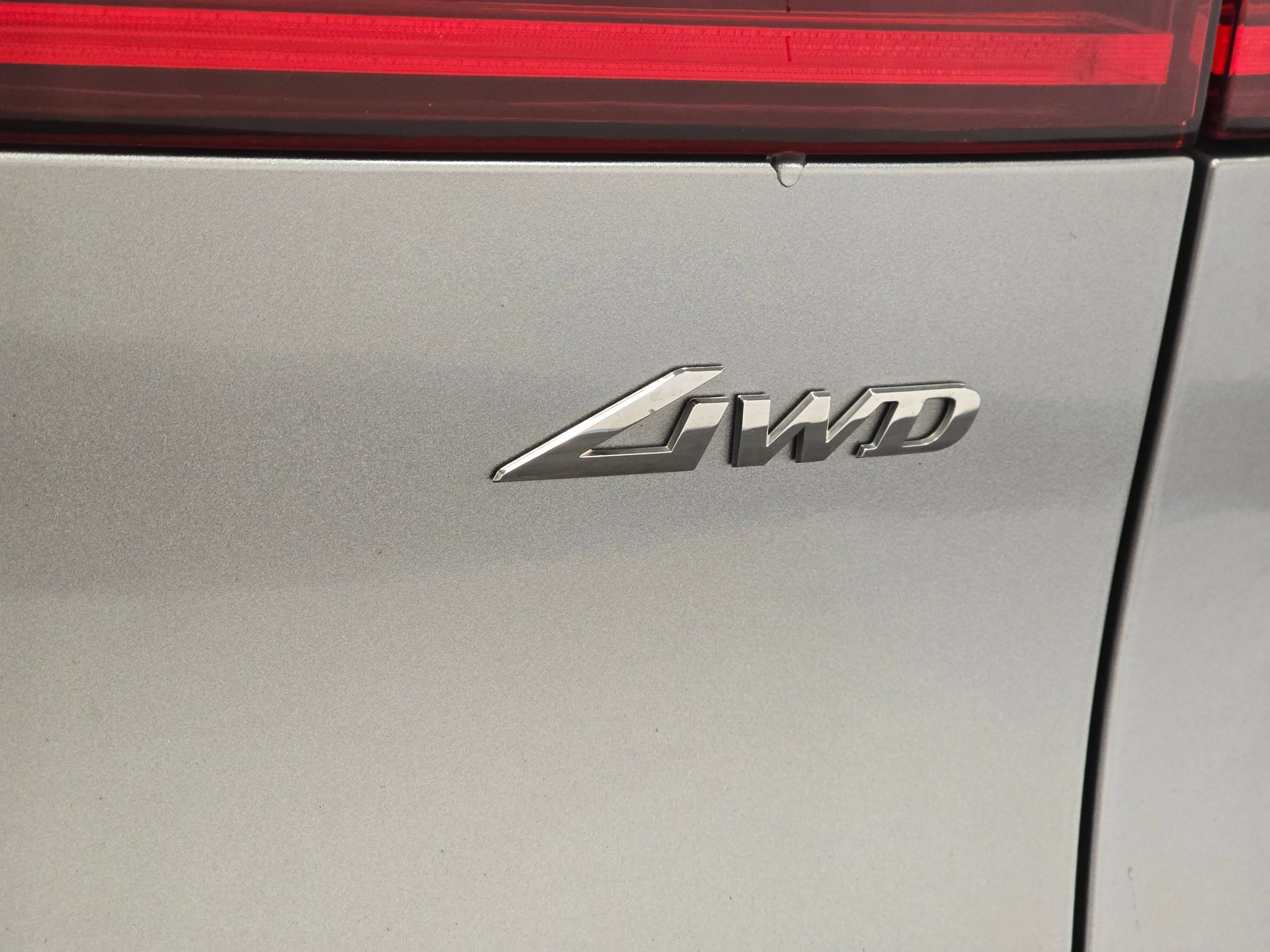 Used 2025 Genesis GV70 2.5T image 34