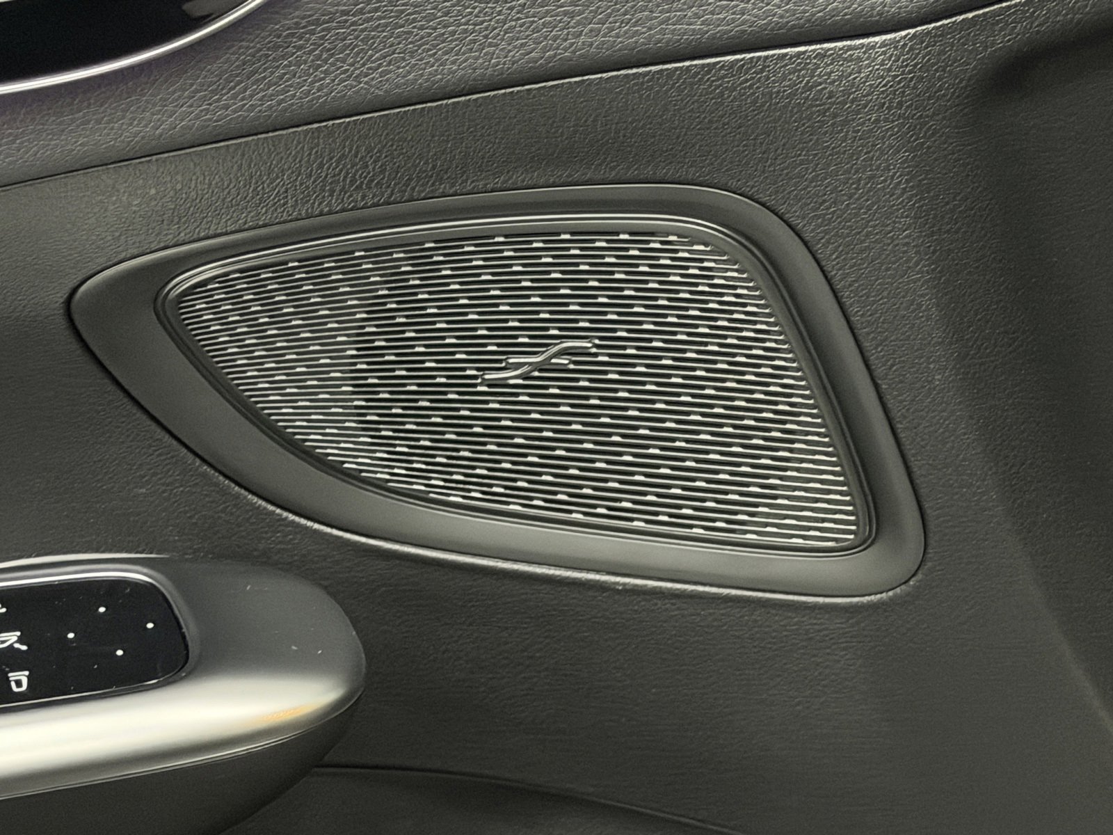 Used 2025 Mercedes-Benz C 300 4MATIC Sedan image 22