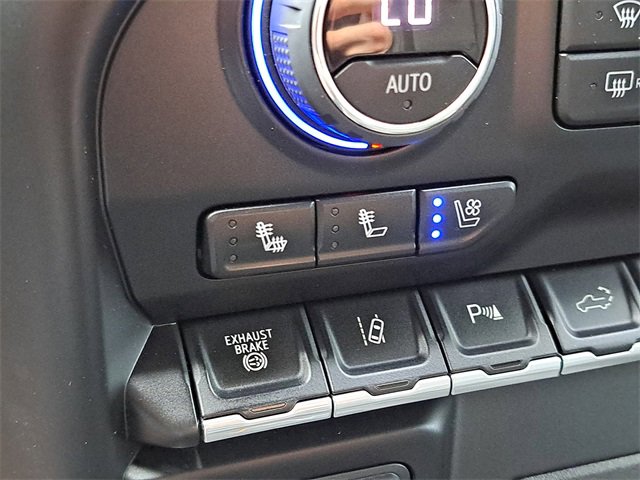 Used 2022 Chevrolet Silverado 2500 LTZ w/ LTZ Premium Package image 16