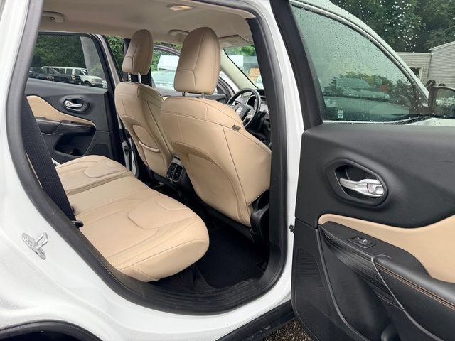 Used 2016 Jeep Cherokee Limited w/ Luxury Group AWD/4WD image 28