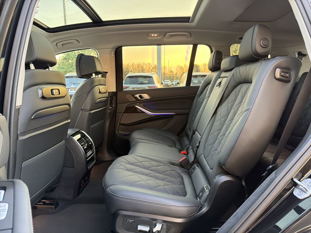 Used 2025 BMW X7 xDrive40i image 13