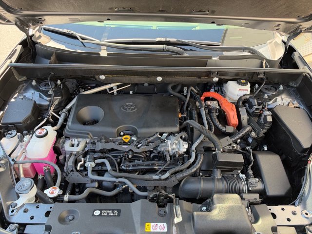 Used 2022 Toyota RAV4 XLE Premium AWD/4WD image 27