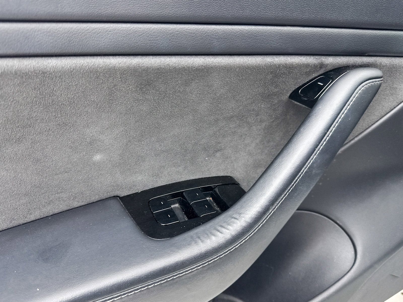 Used 2018 Tesla Model 3 Long Range image 32