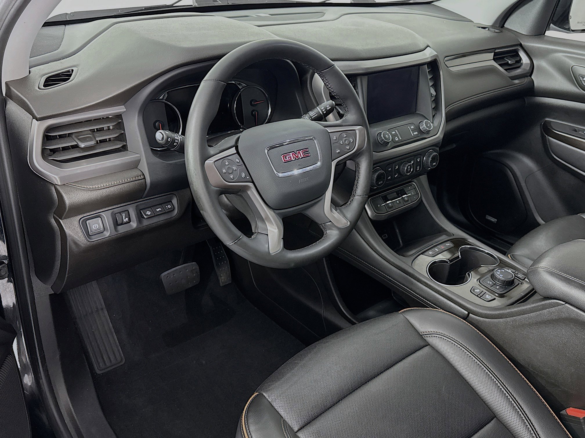 Used 2023 GMC Acadia AT4 w/ Technology Package image 9