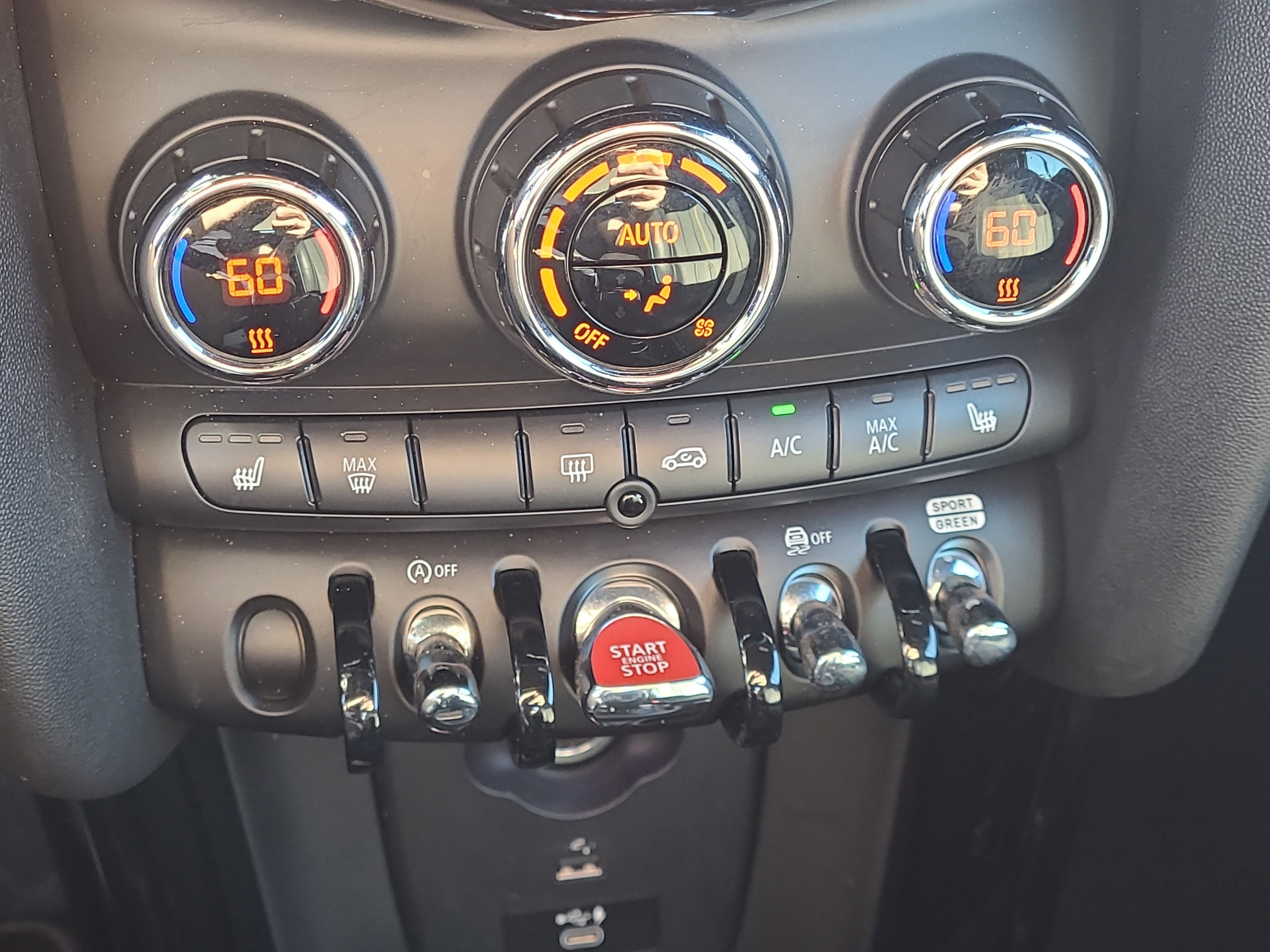 Used 2011 MINI Cooper Hardtop image 26