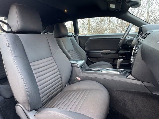 Used 2013 Dodge Challenger SXT image 24