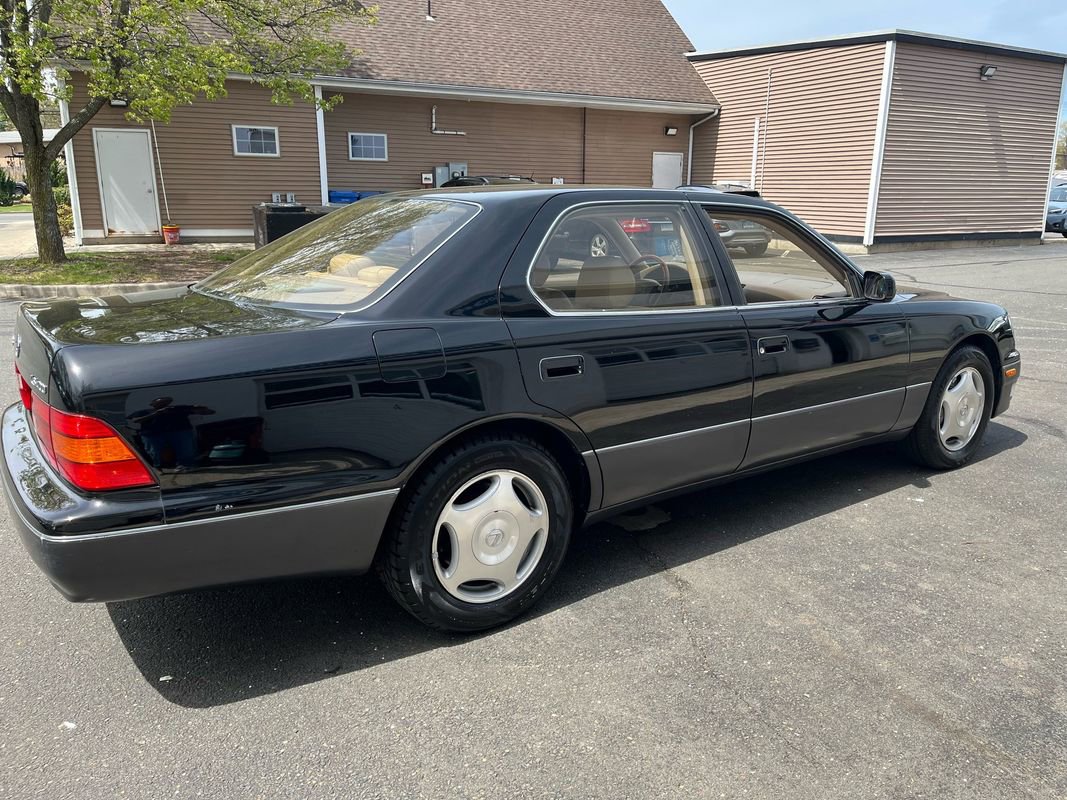 Used 1999 Lexus LS 400 RWD image 5