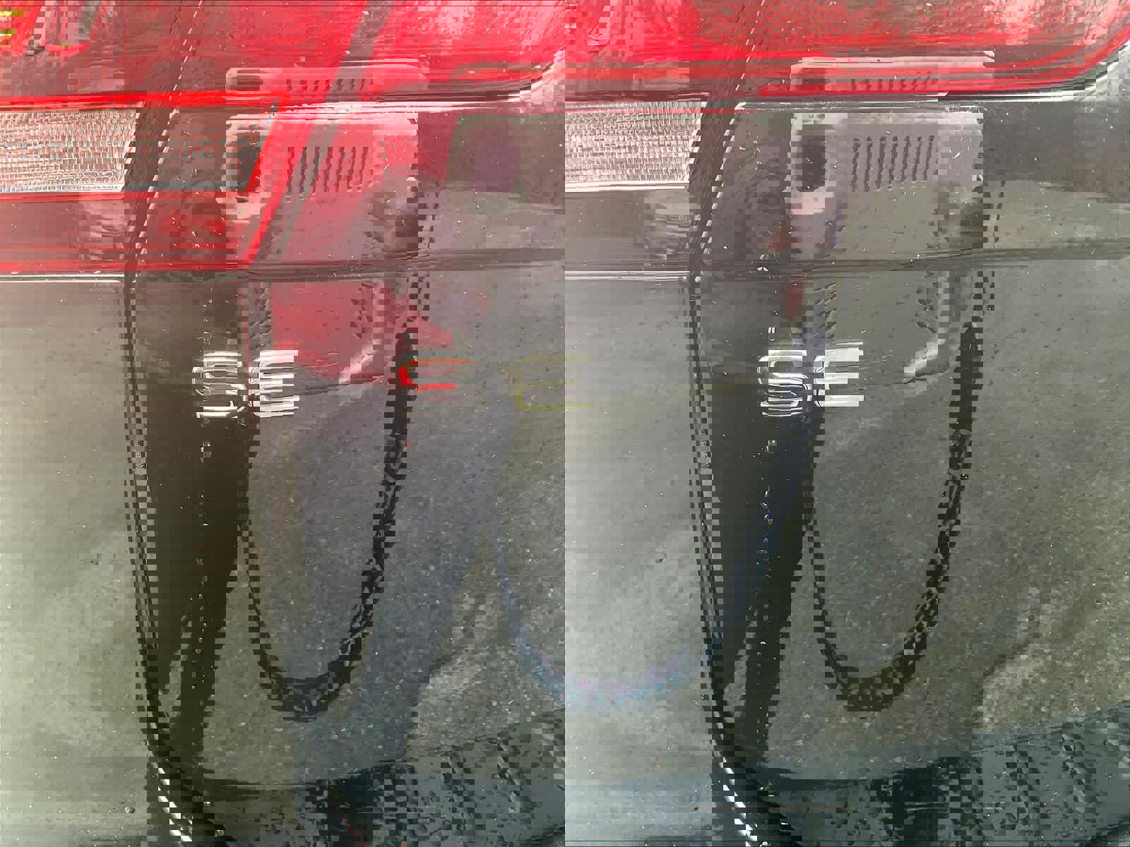 Certified 2023 Volkswagen Tiguan SE R-Line image 28