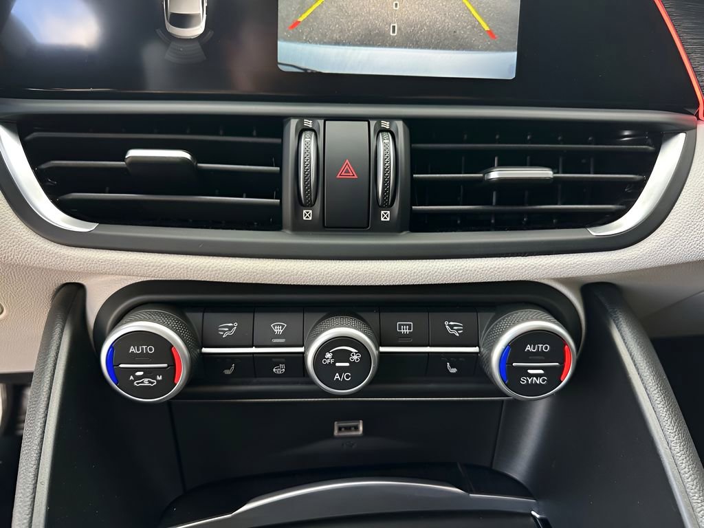 Used 2019 Alfa Romeo Giulia RWD image 13