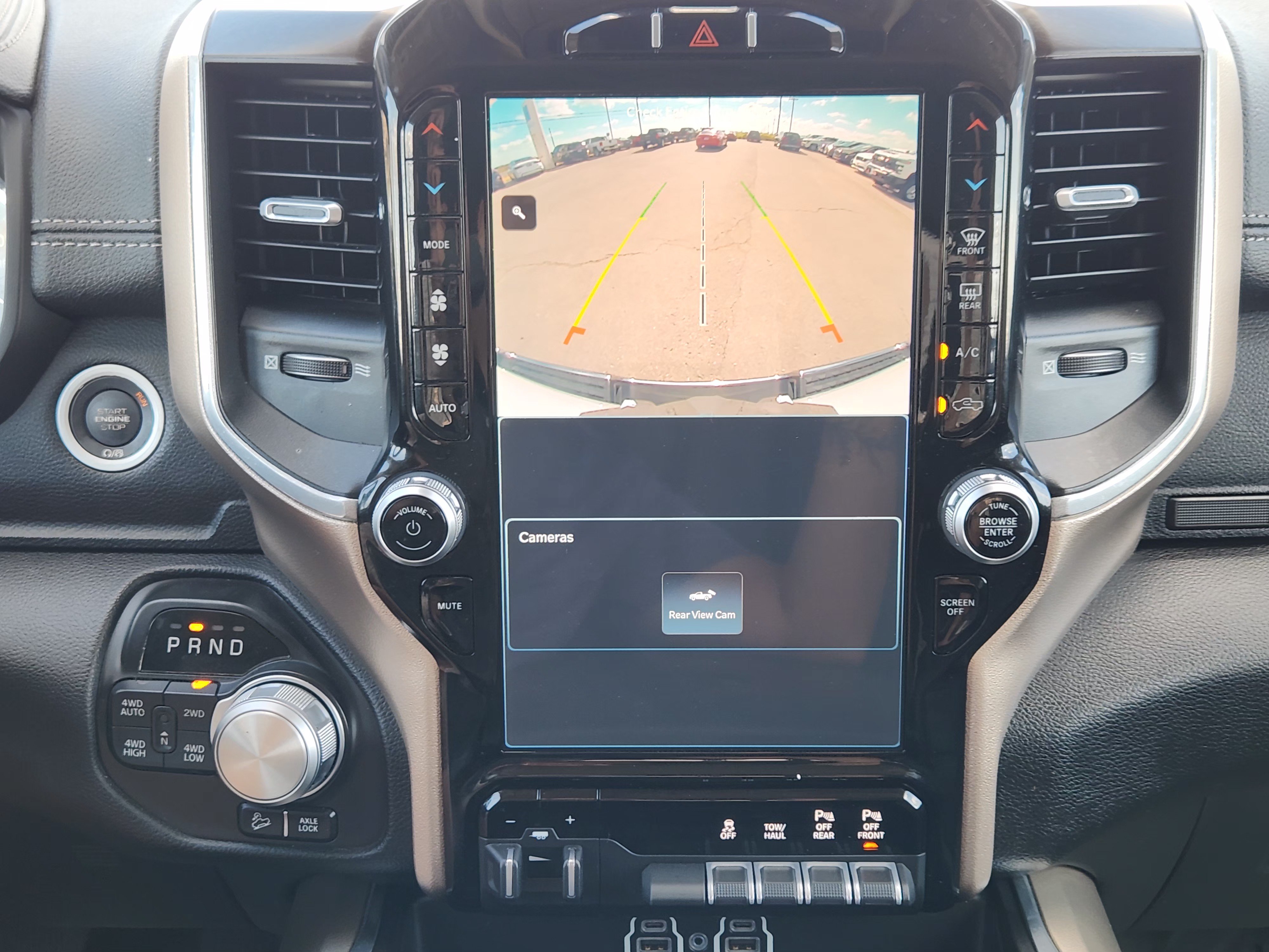 Used 2022 RAM 1500 Laramie AWD/4WD image 19