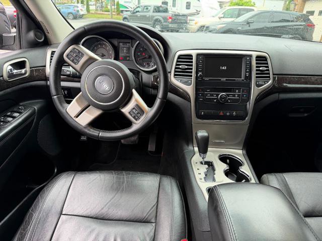 Used 2013 Jeep Grand Cherokee Laredo AWD/4WD image 9