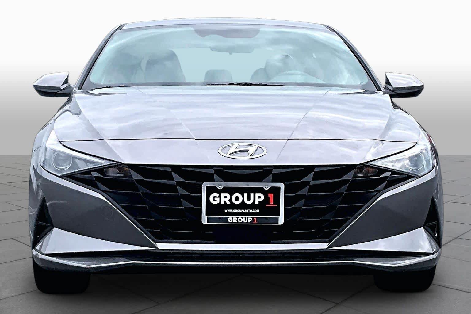 Used 2023 Hyundai Elantra SEL w/ Convenience Package FWD image 4