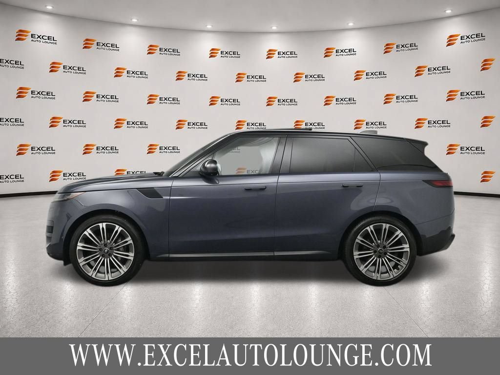 Used 2024 Land Rover Range Rover Sport SE AWD/4WD image 2