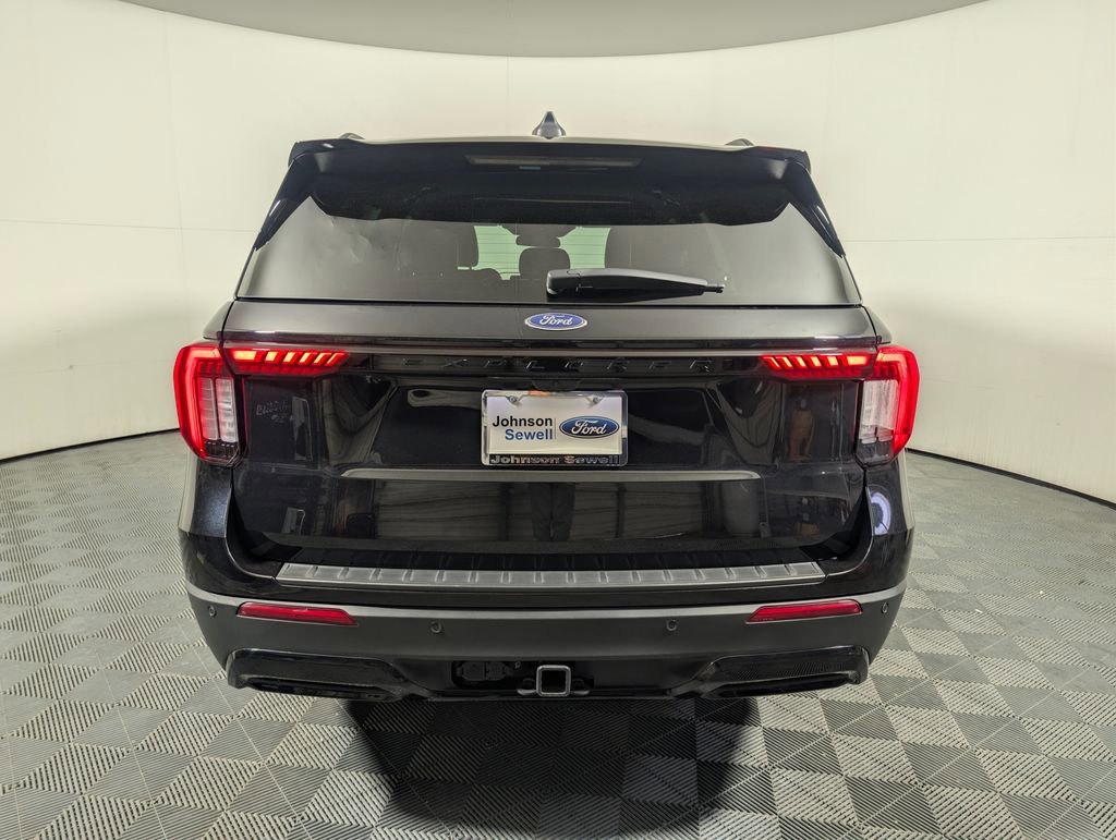 Certified 2025 Ford Explorer ST-Line w/ ST-Line Street Pack image 5