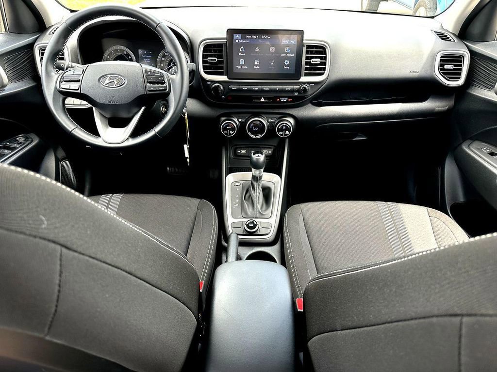 Used 2022 Hyundai Venue SEL FWD image 30