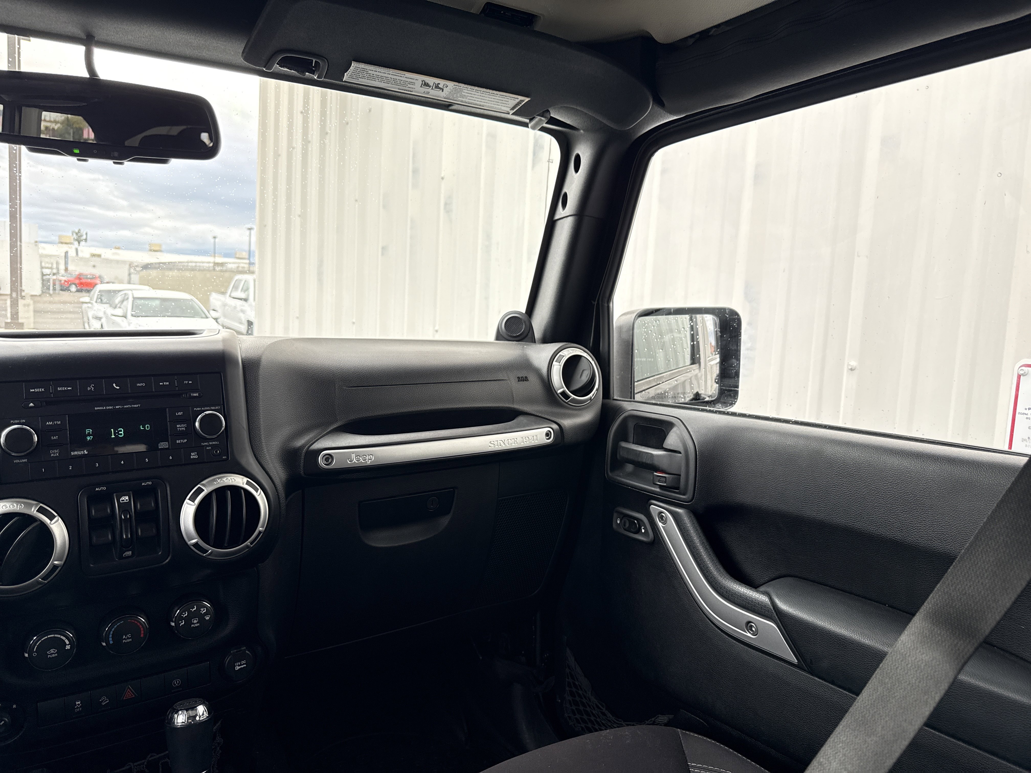 Used 2014 Jeep Wrangler Unlimited Rubicon w/ Connectivity Group image 17