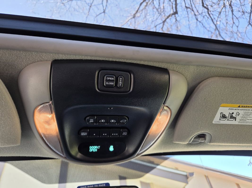 Used 2005 Dodge Grand Caravan SXT w/ Leather Interior Group FWD image 45