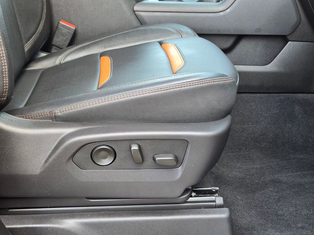Used 2025 GMC Sierra 1500 AT4 w/ AT4 Premium Package image 28