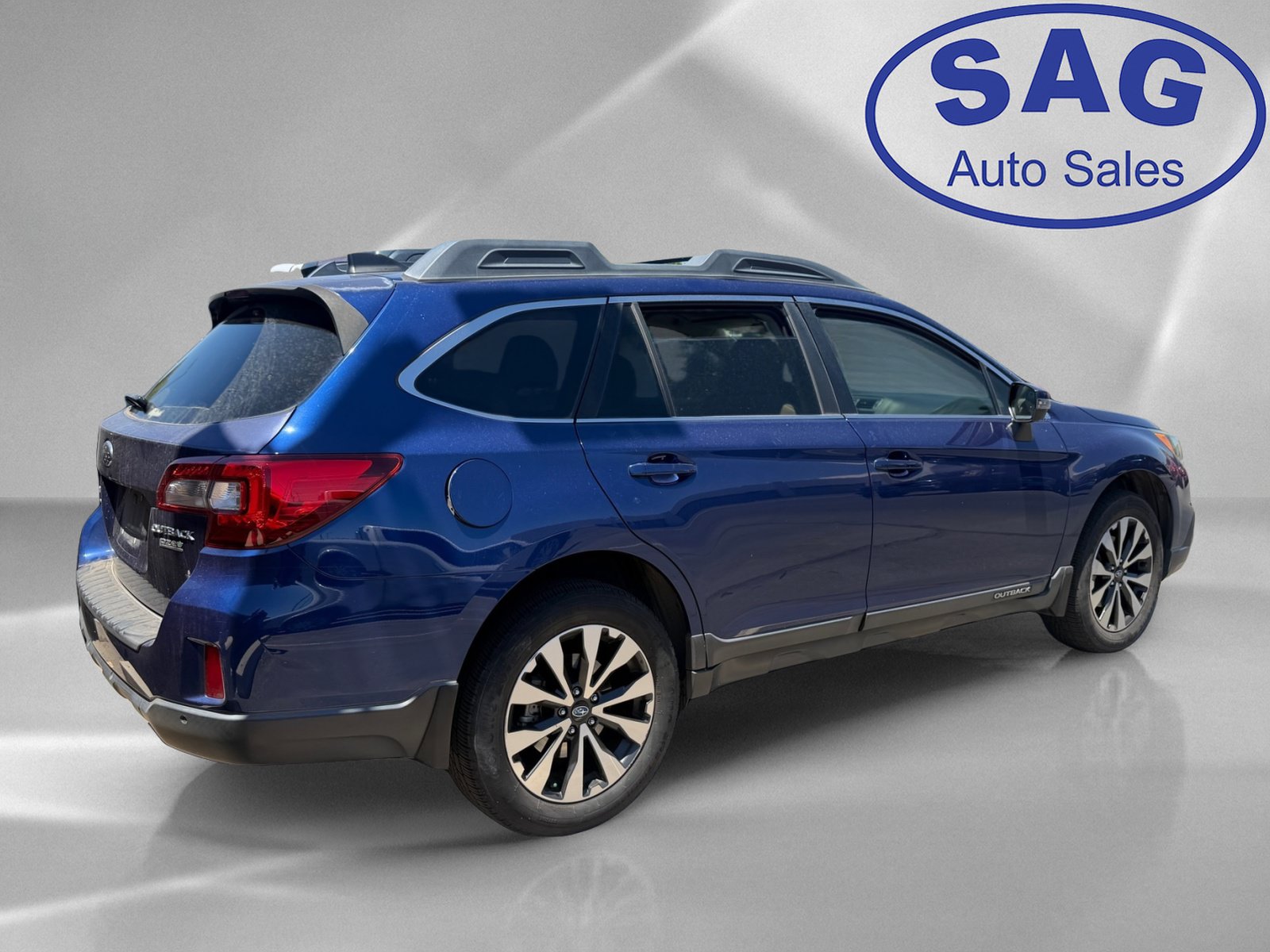 Used 2017 Subaru Outback 2.5i Limited AWD/4WD image 3