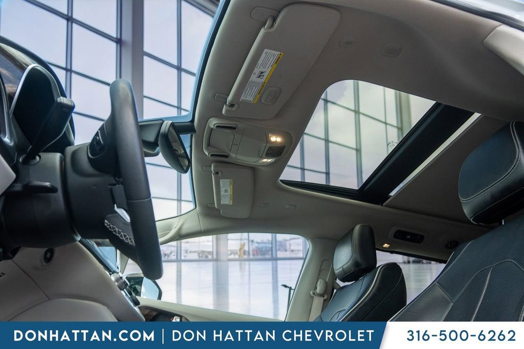 Used 2023 Chrysler Pacifica Limited FWD image 21