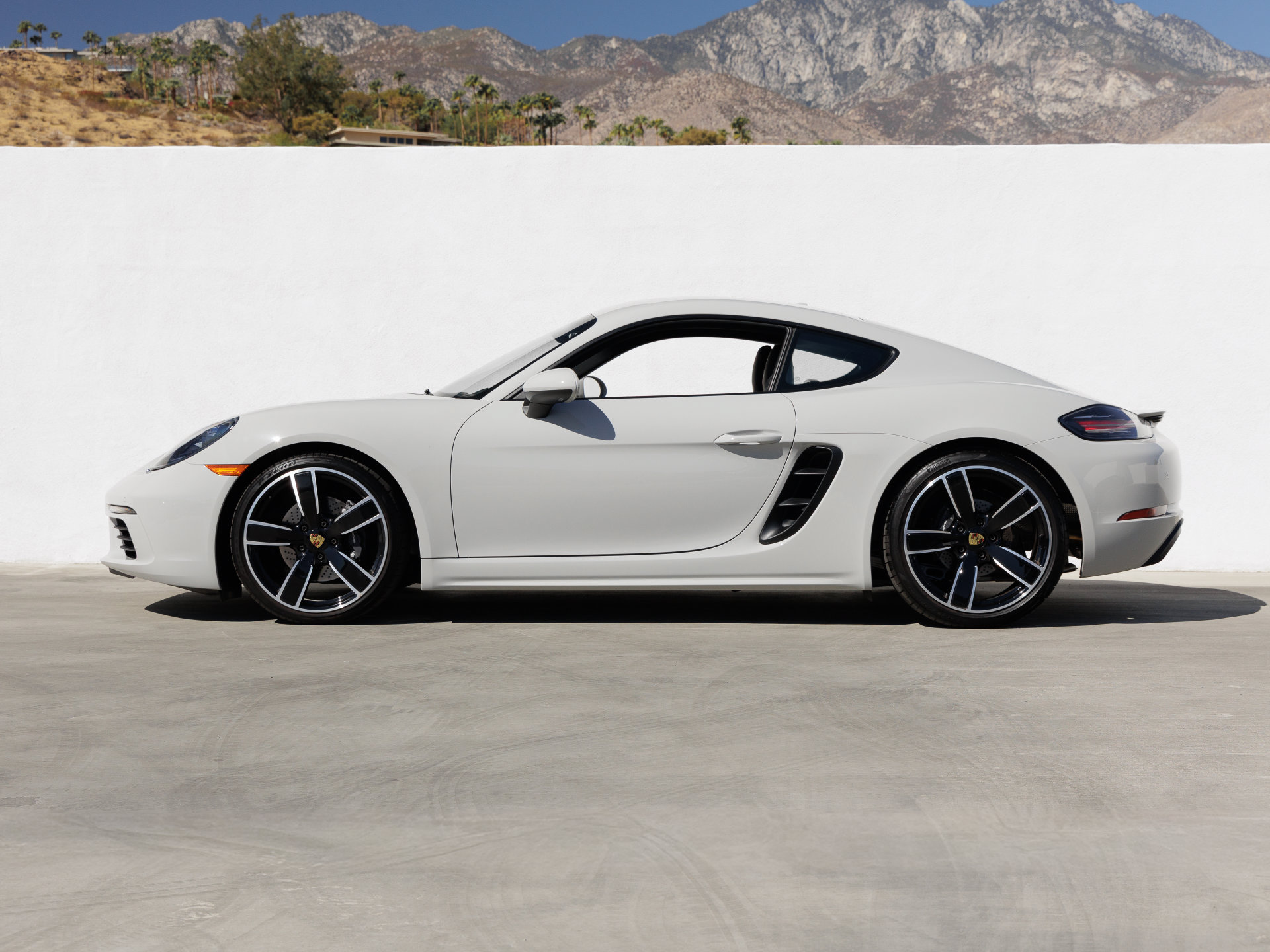 Certified 2025 Porsche 718 Cayman RWD image 2