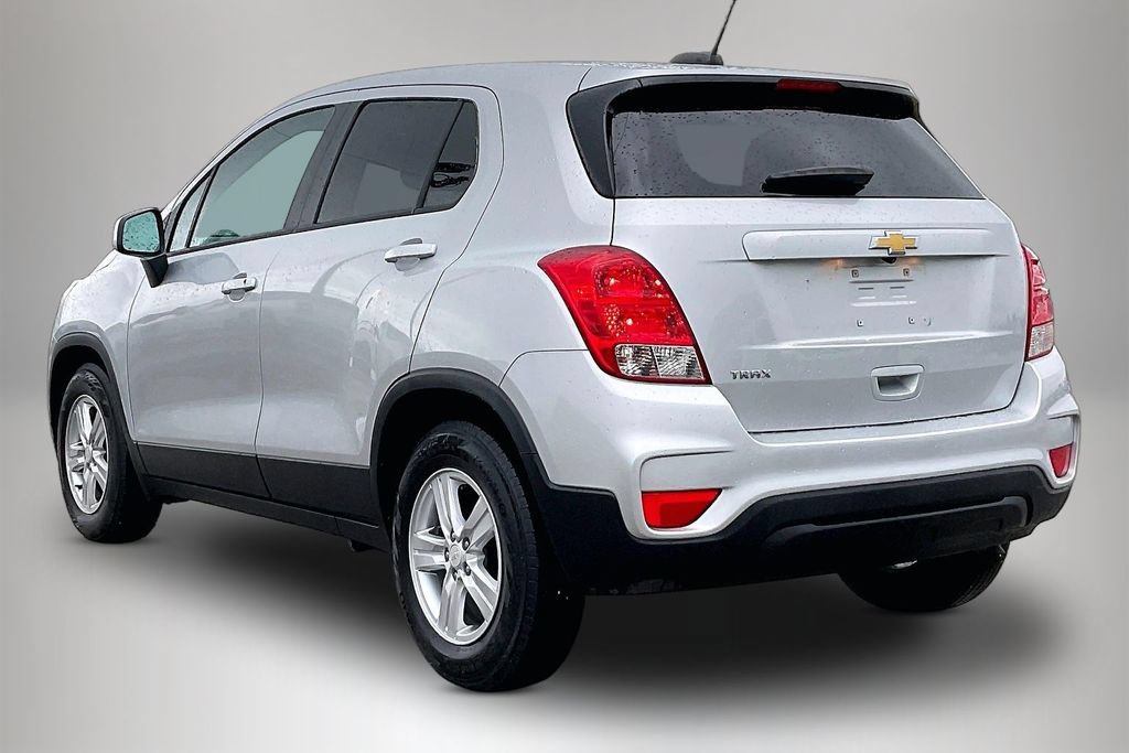 Used 2022 Chevrolet Trax LS w/ Tint and Cruise Package FWD image 4