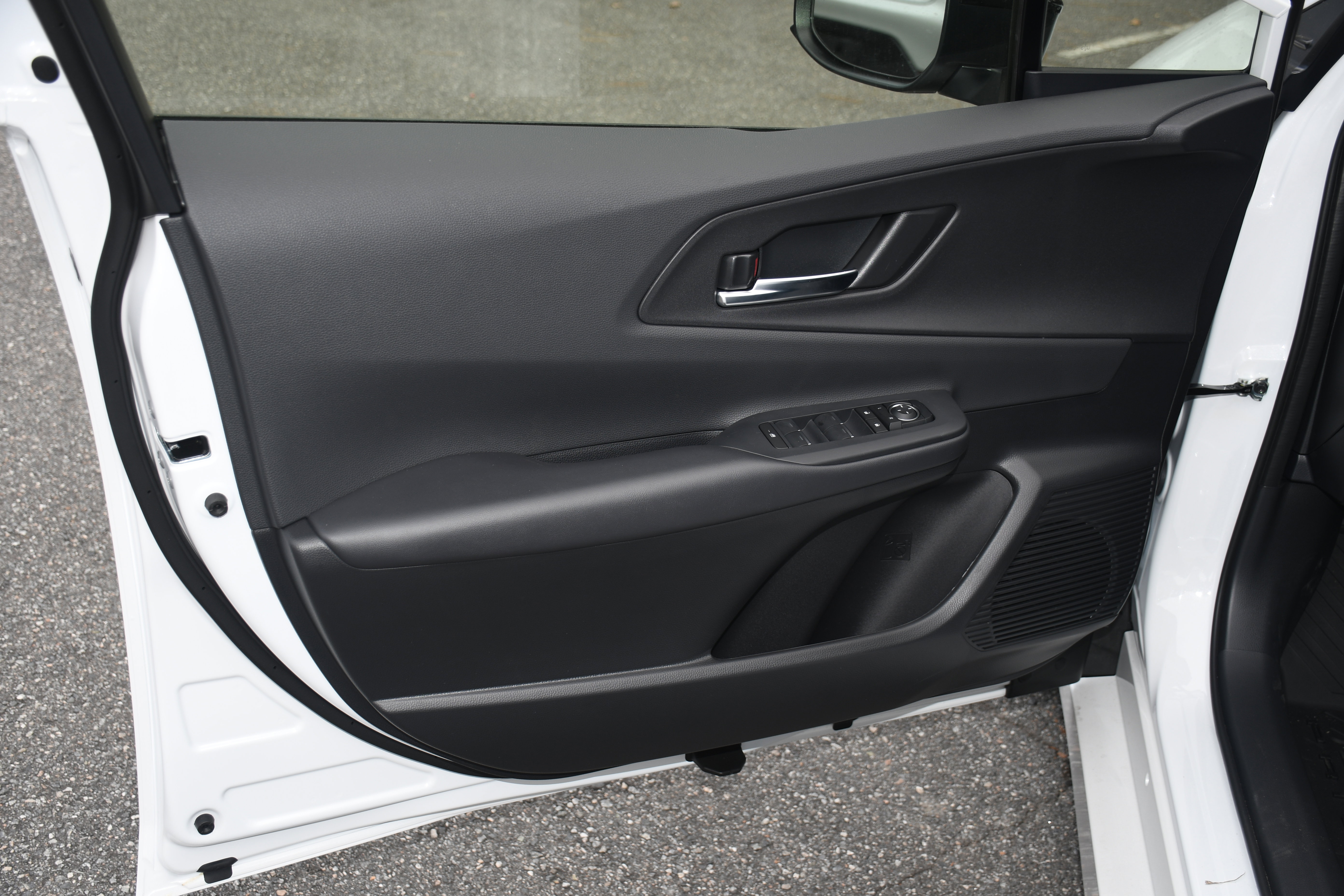 New 2026 Toyota Prius Plug-In Hybrid image 5