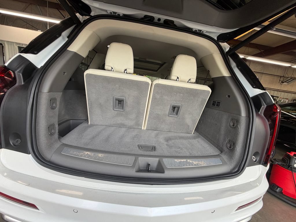 Used 2021 Cadillac XT6 Premium Luxury FWD image 24