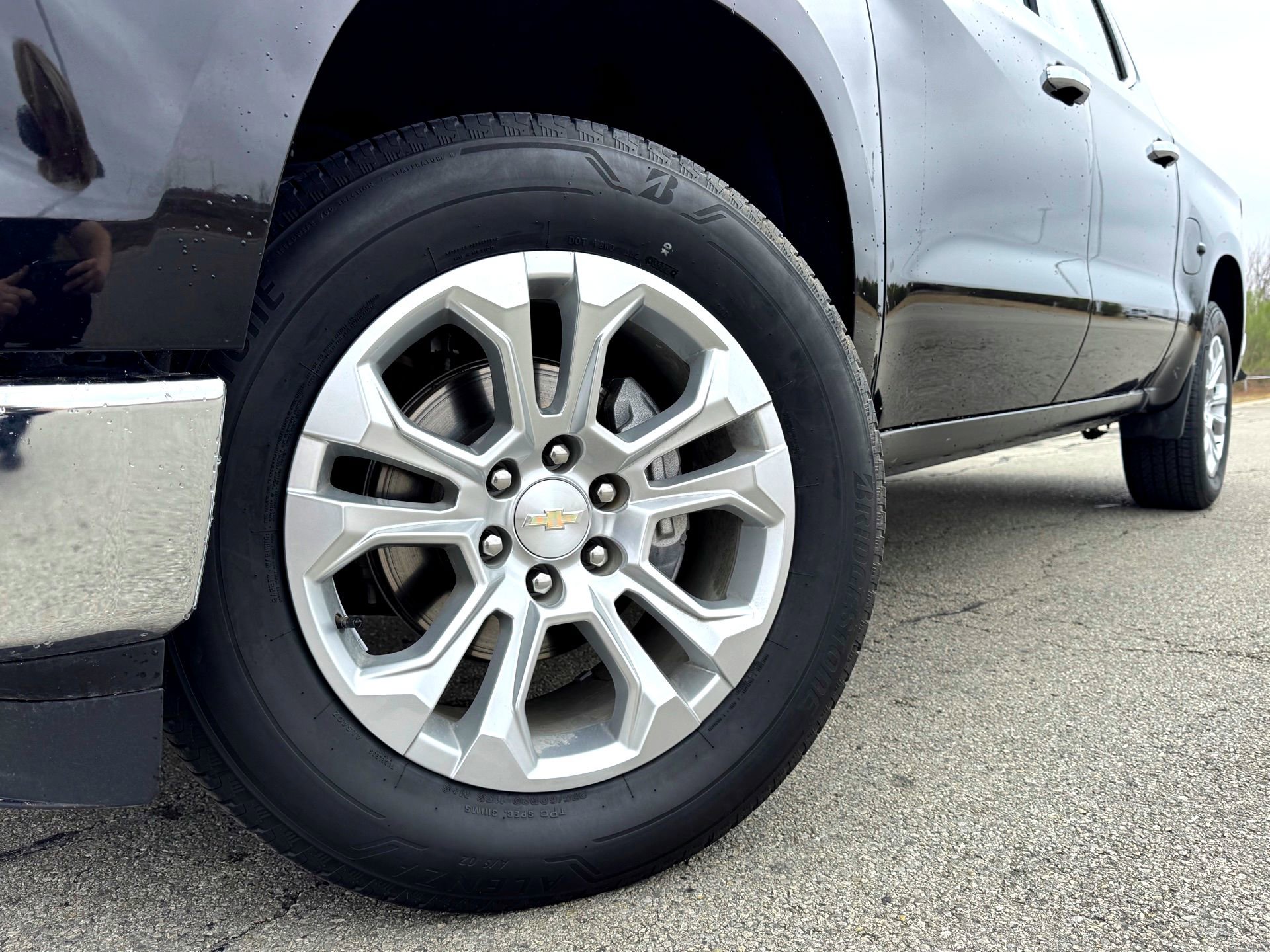 Used 2024 Chevrolet Silverado 1500 LTZ w/ Z71 Off-Road Package image 2